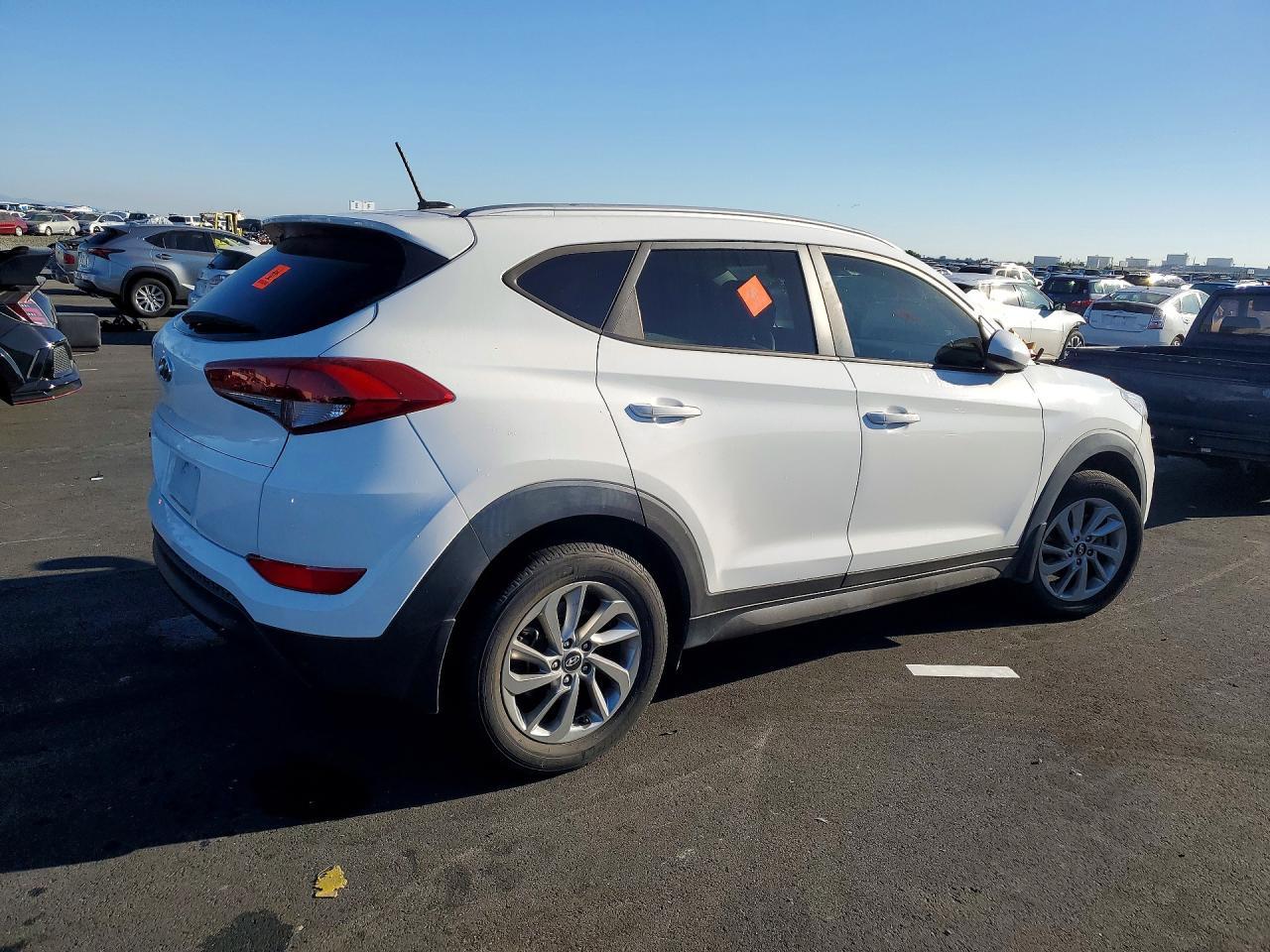 2016 HYUNDAI TUCSON
