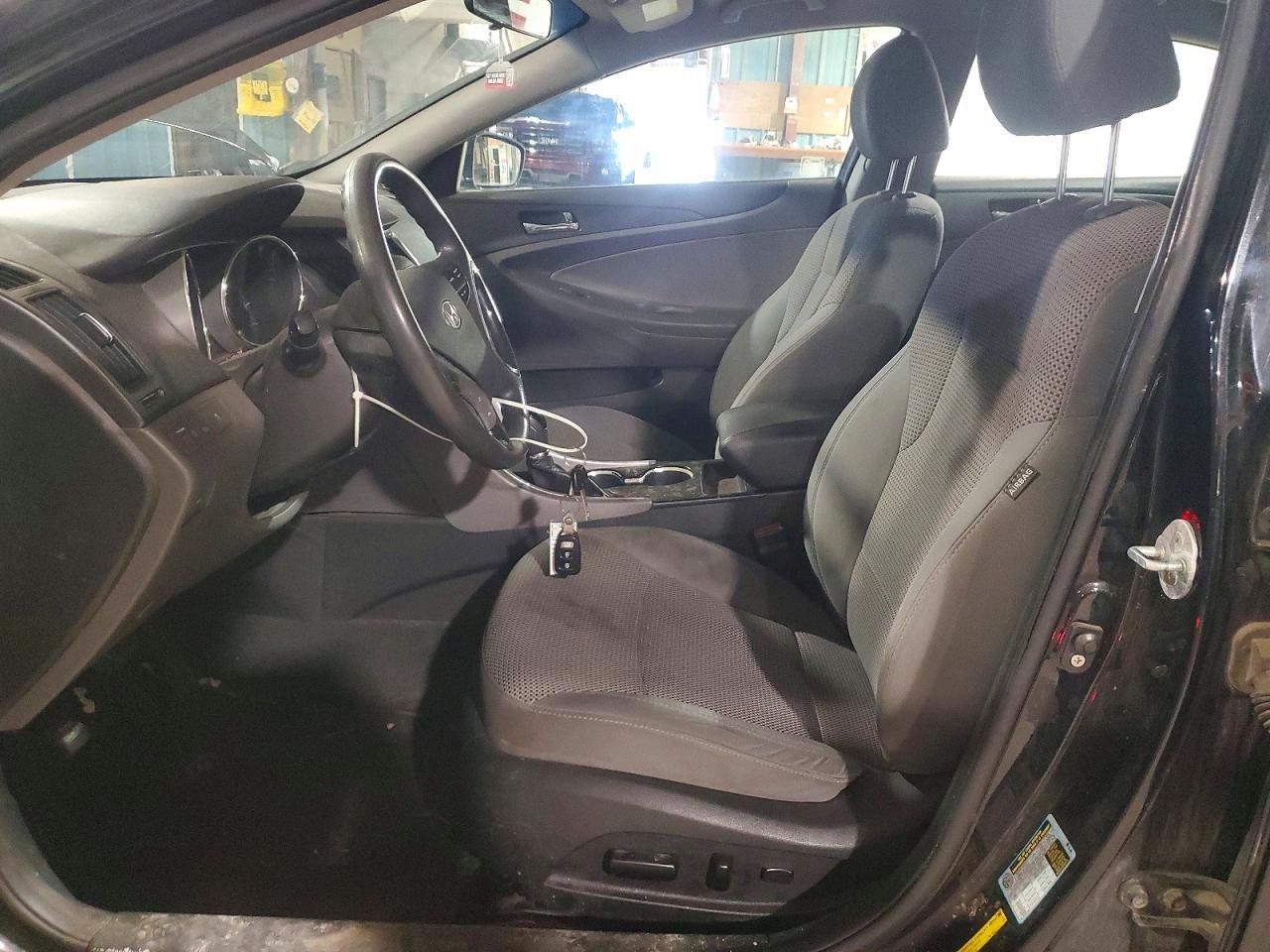 2011 HYUNDAI SONATA