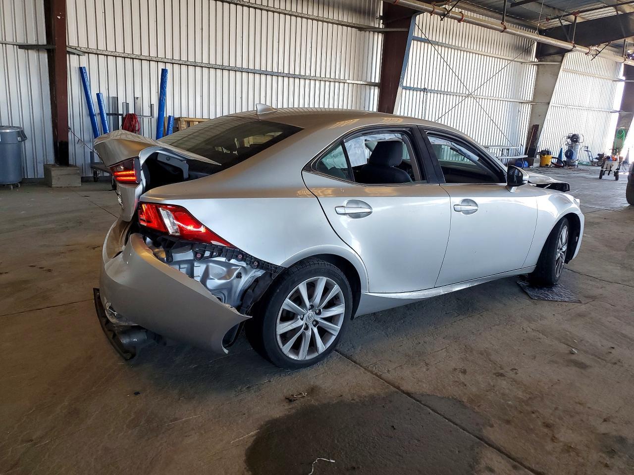 2016 LEXUS IS 200t