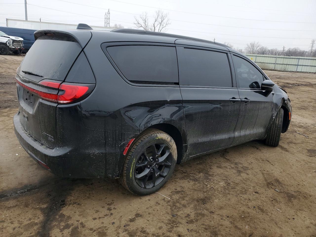 2022 CHRYSLER Pacifica