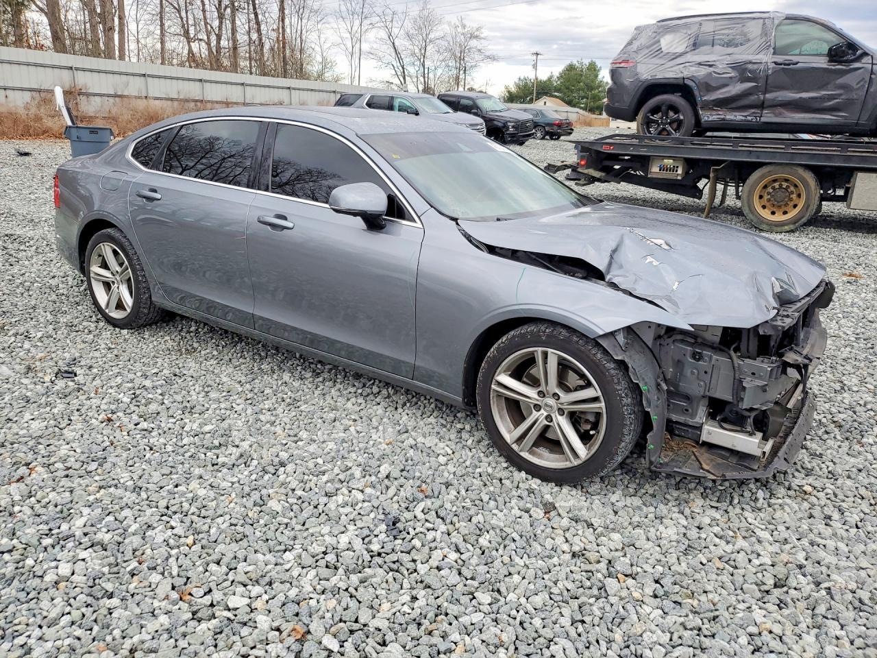 2018 VOLVO S90