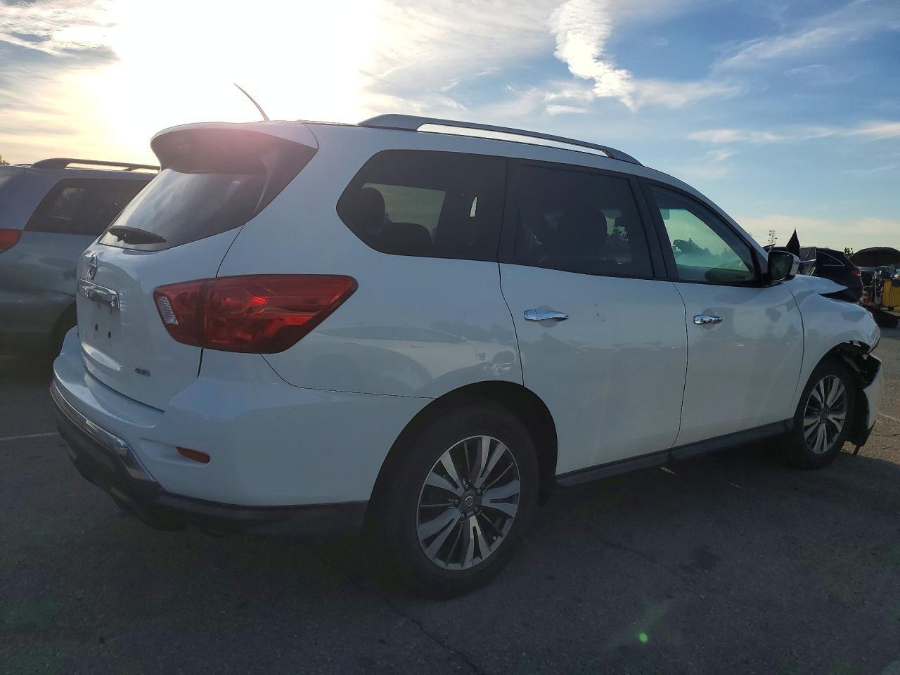 2018 NISSAN PATHFINDER