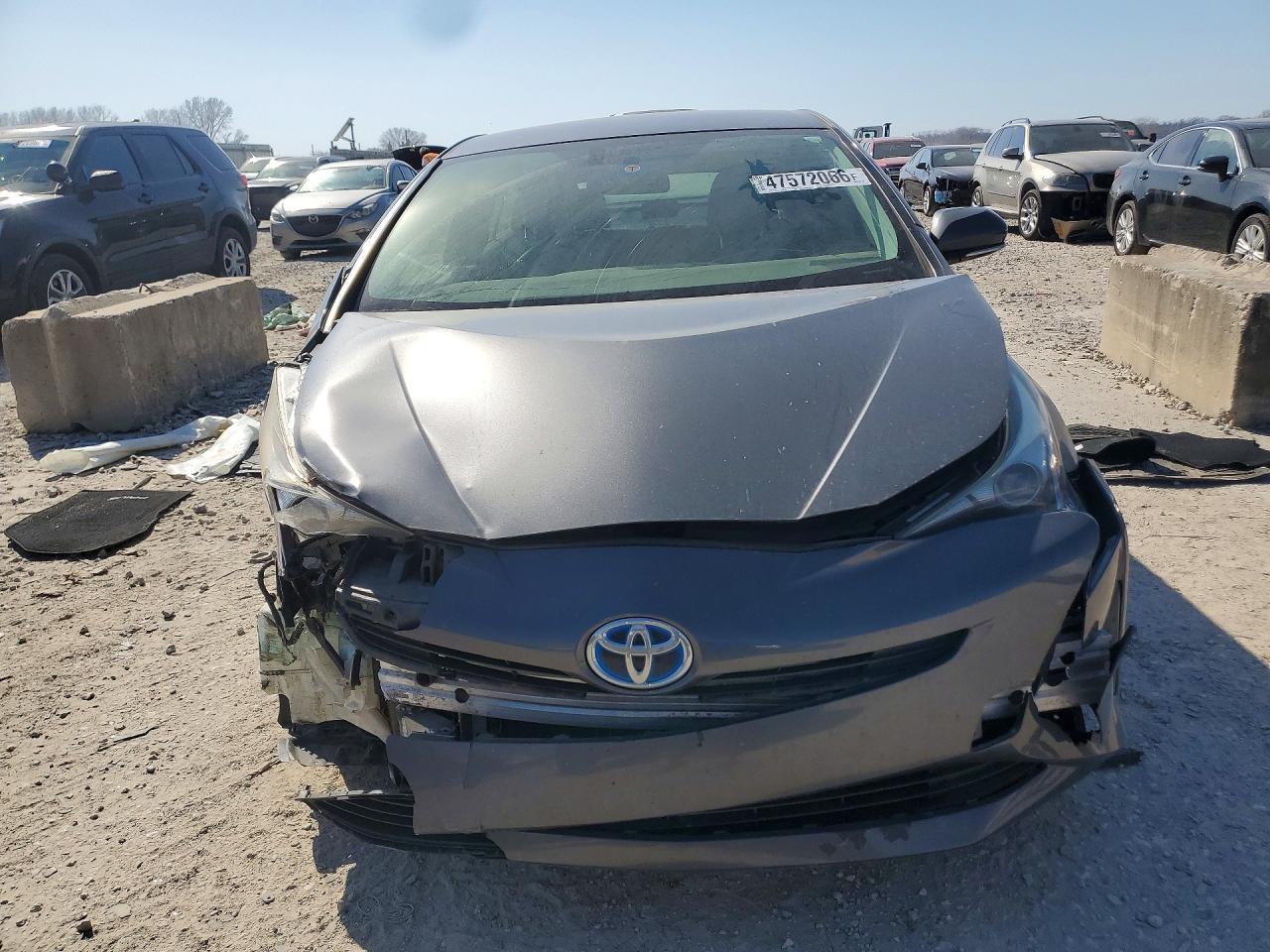 2016 TOYOTA PRIUS