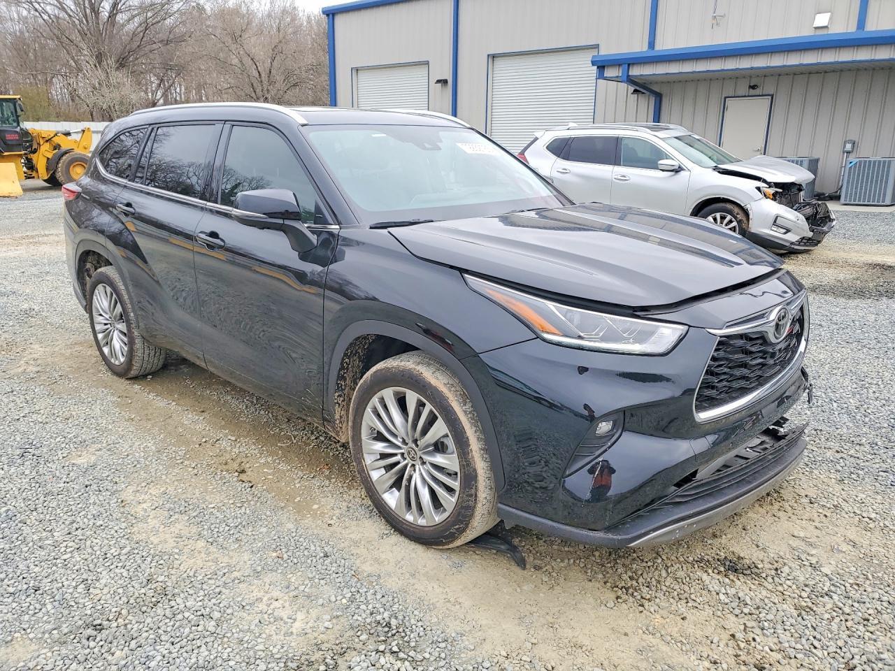 2023 TOYOTA HIGHLANDER