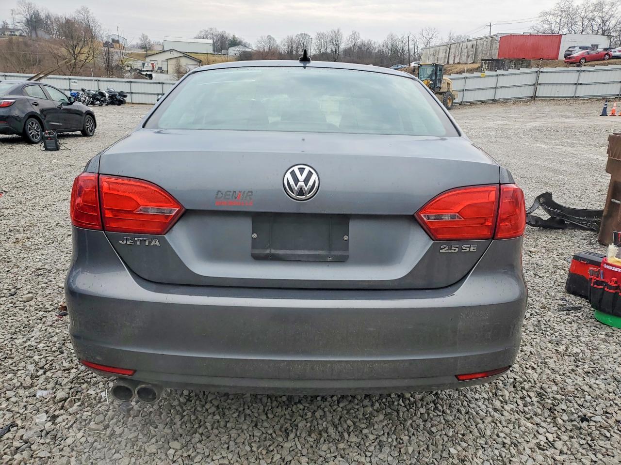 2011 VOLKSWAGEN JETTA
