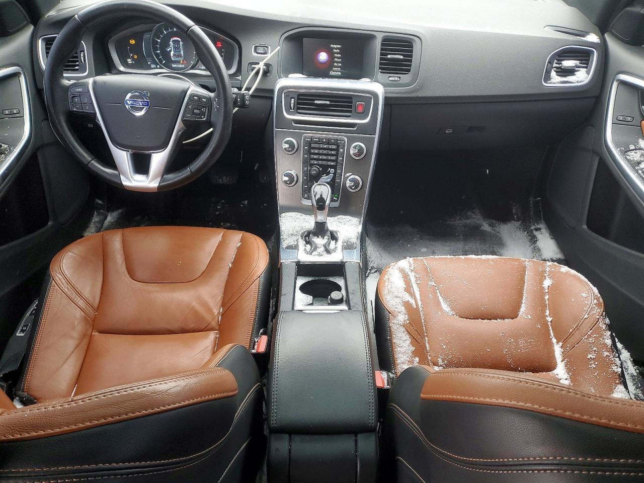 2016 VOLVO V60