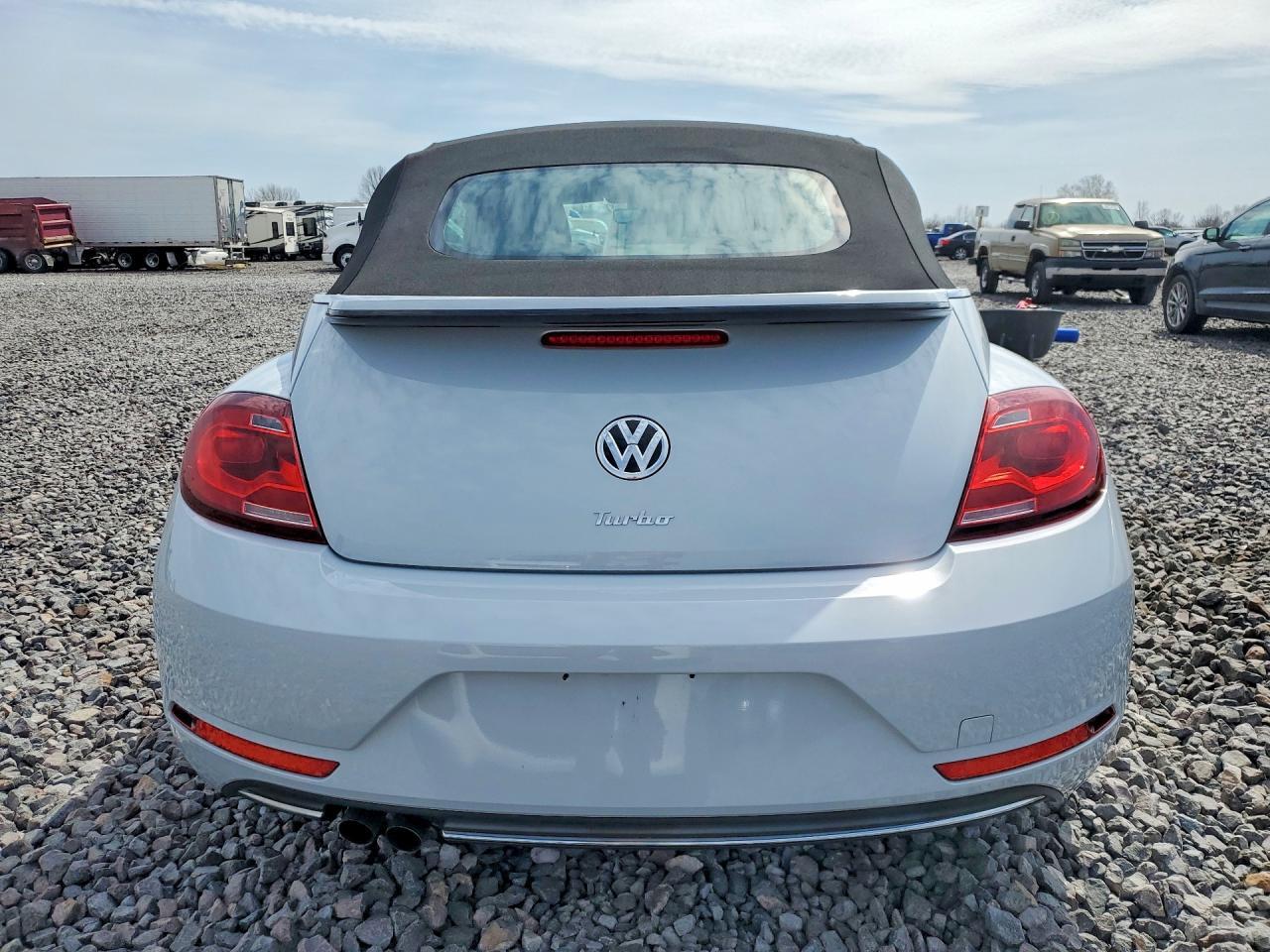 2017 VOLKSWAGEN Beetle