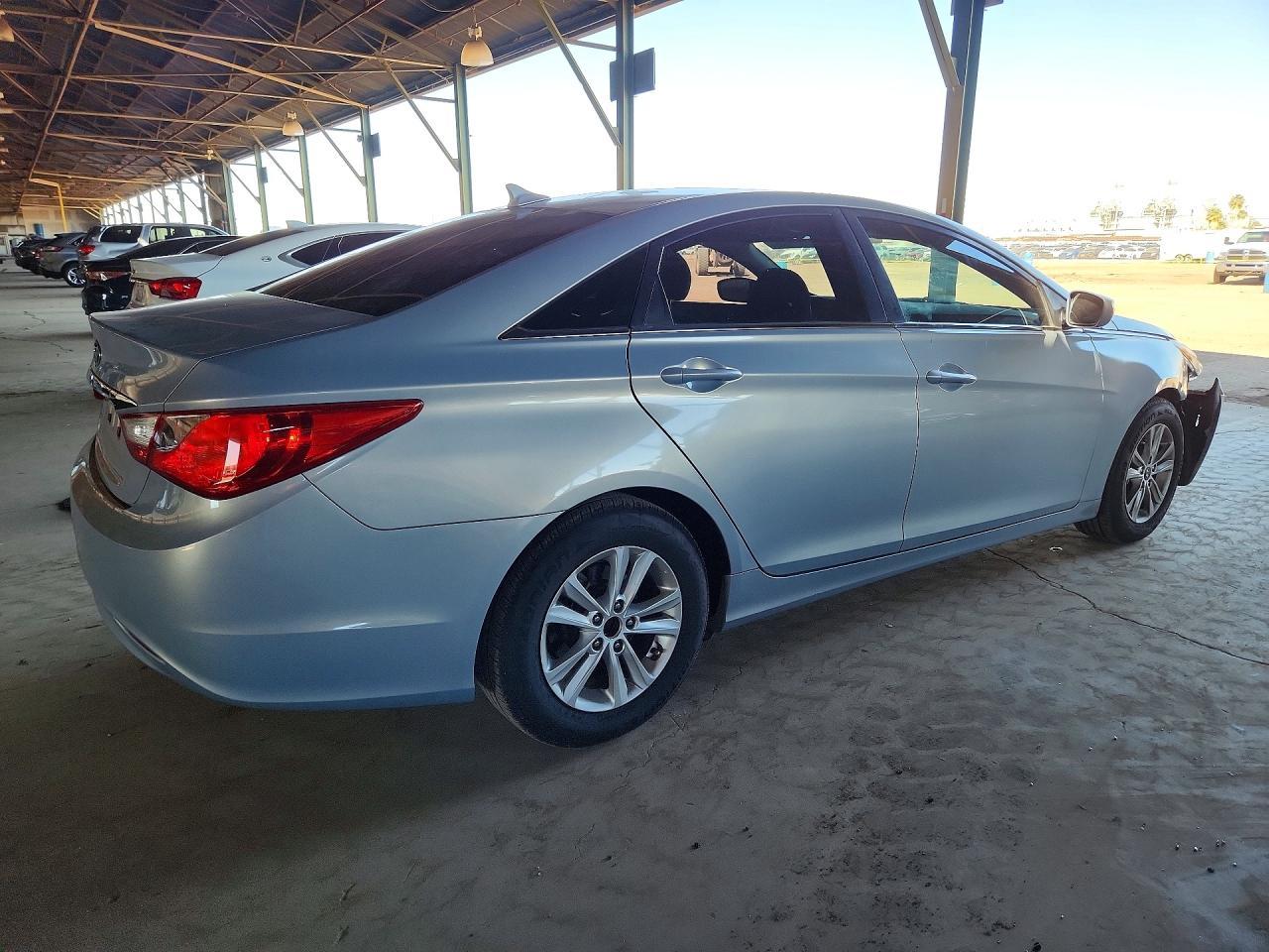 2011 HYUNDAI SONATA