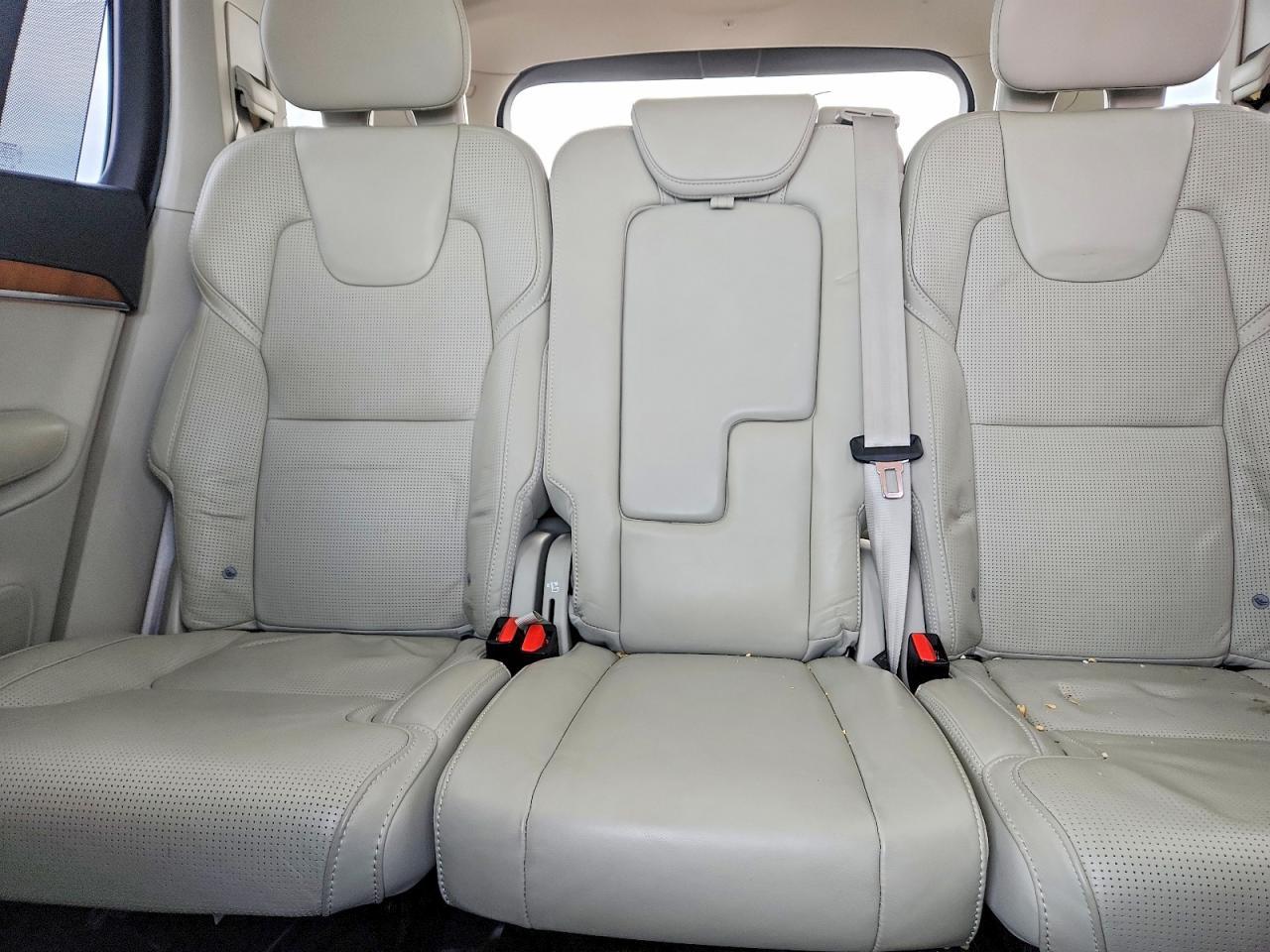 2020 VOLVO XC90