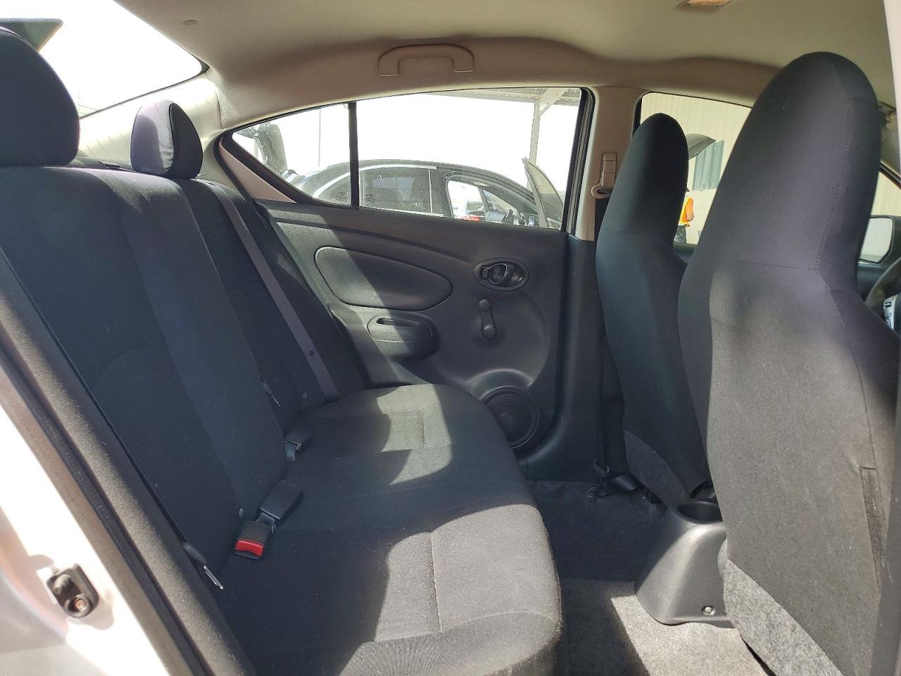 2015 NISSAN VERSA