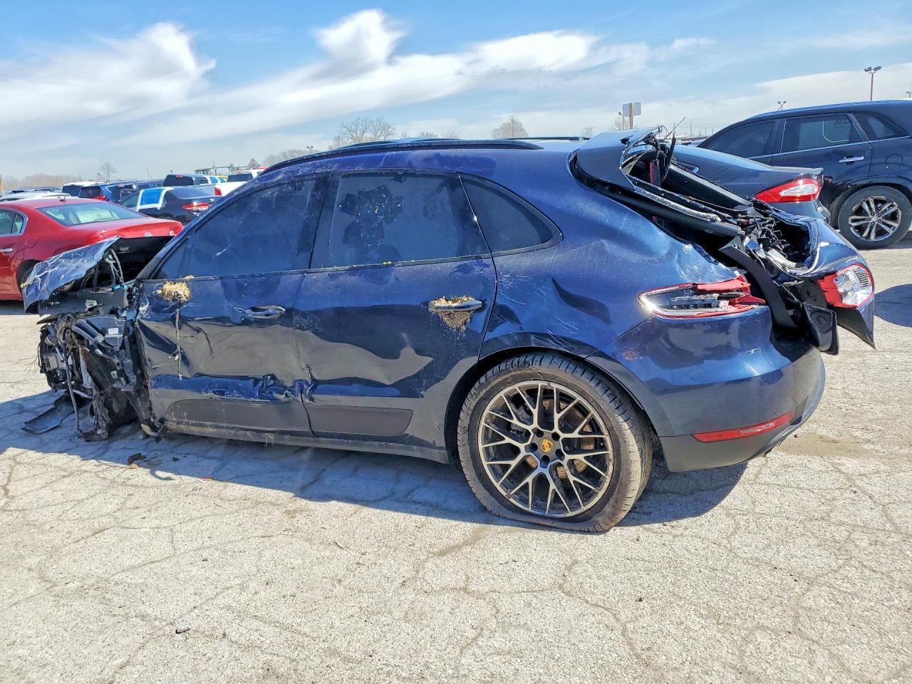 2016 PORSCHE Macan