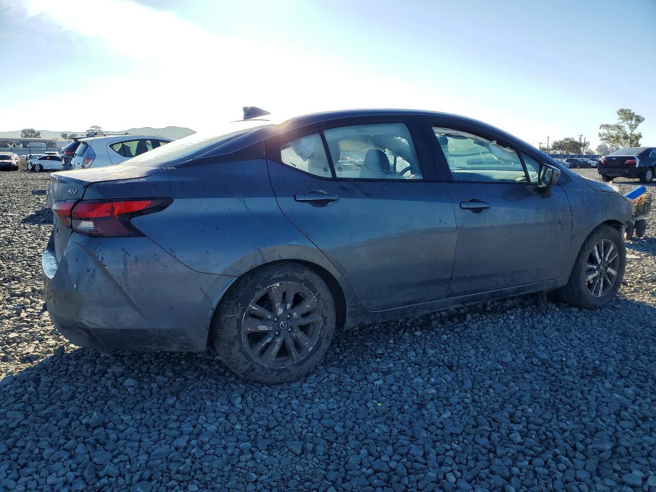 2021 NISSAN VERSA