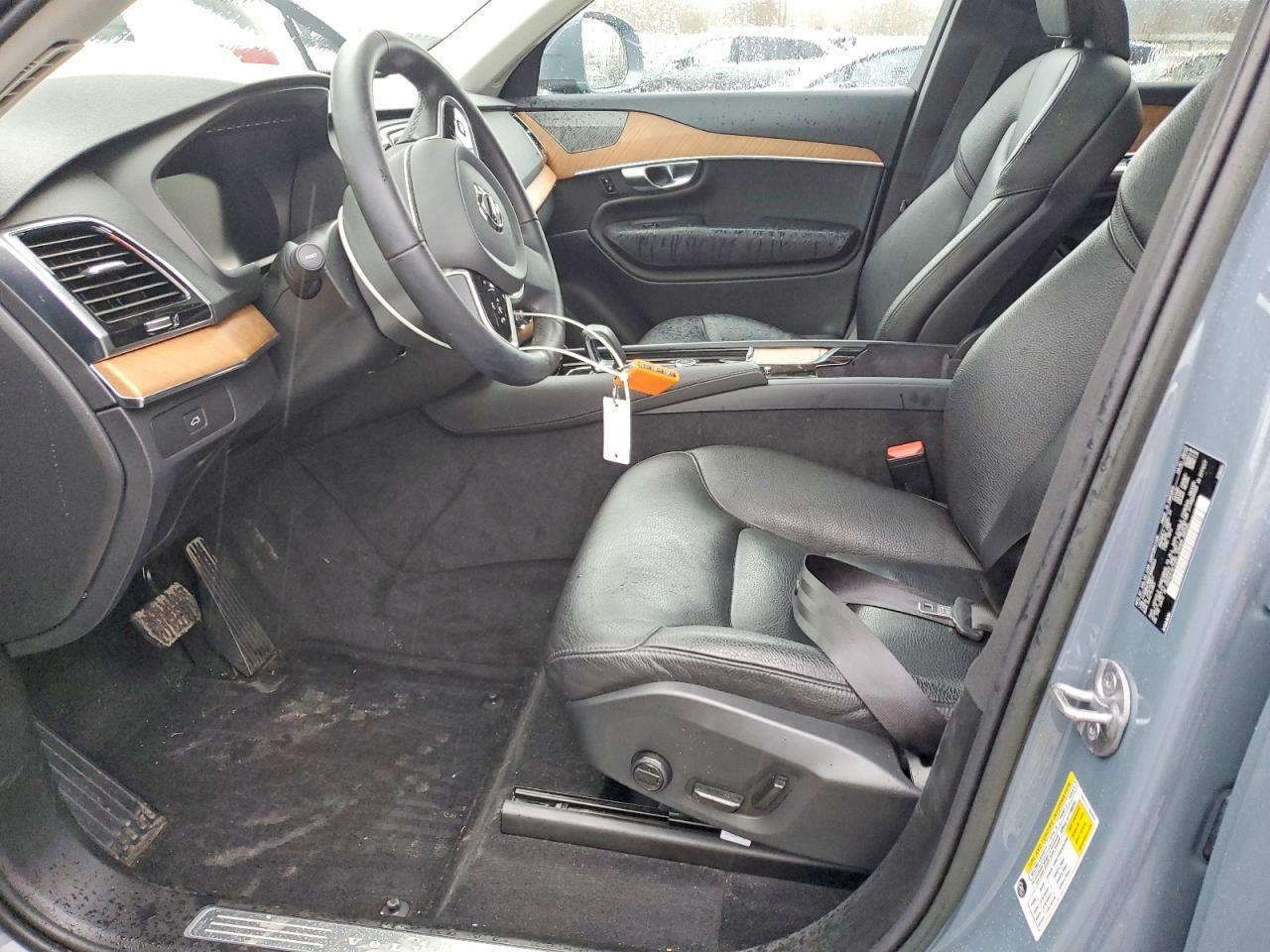 2023 VOLVO XC90