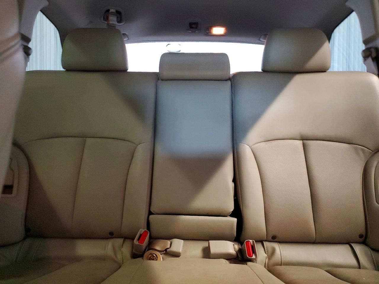 2013 SUBARU Outback
