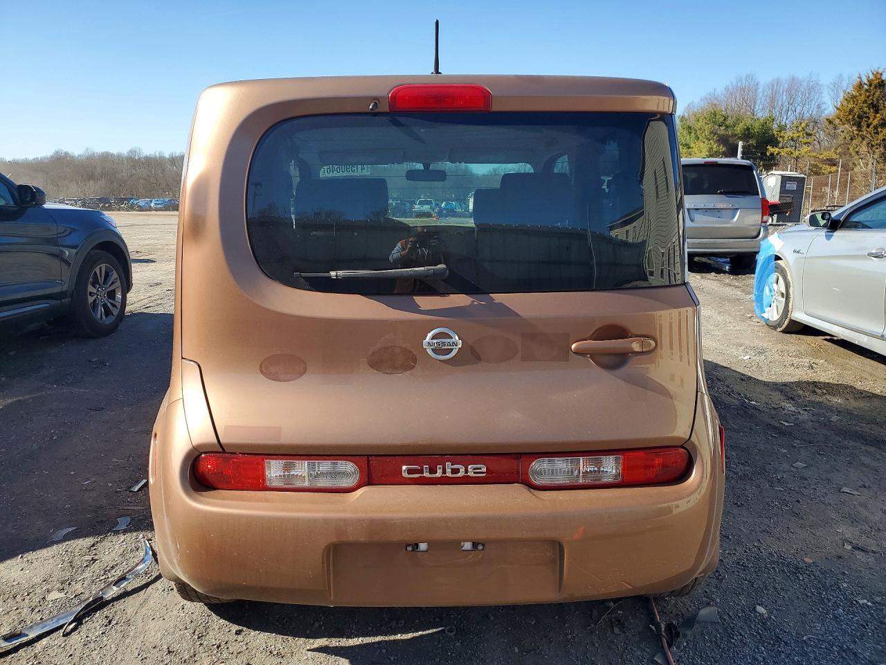 2011 NISSAN CUBE