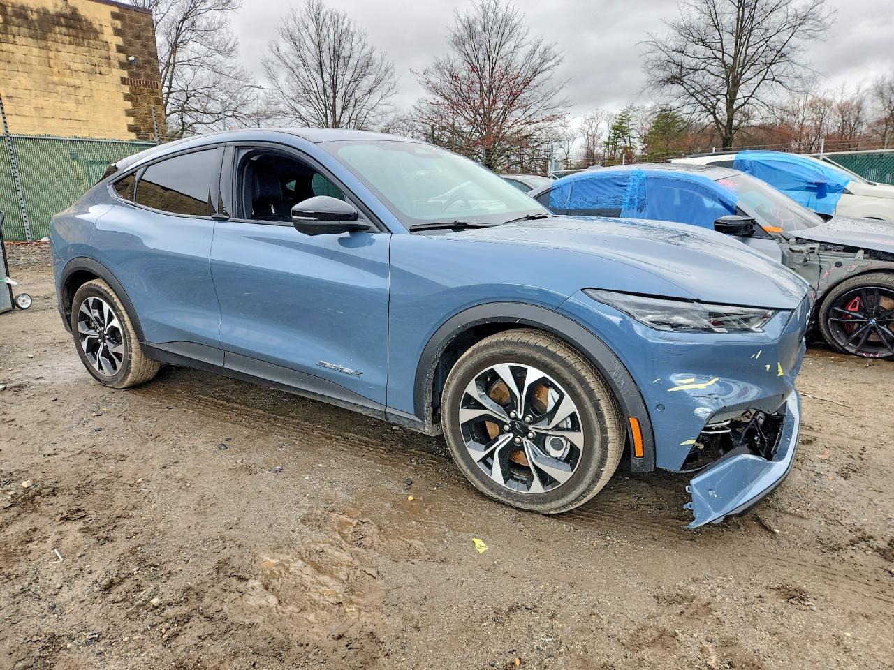 2024 FORD Mustang Mach-E