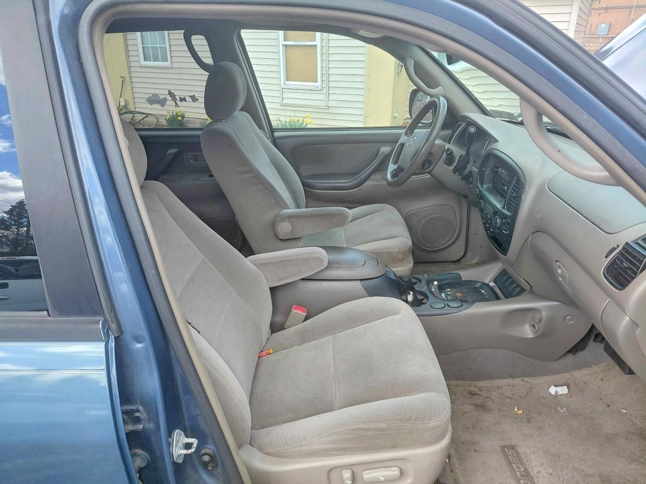 2006 TOYOTA Sequoia