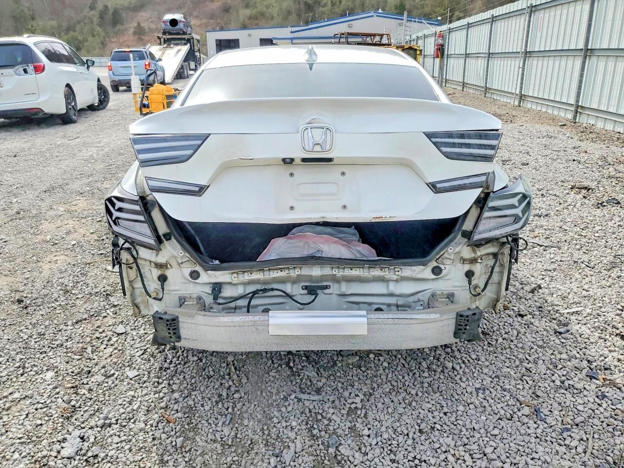 2019 HONDA ACCORD