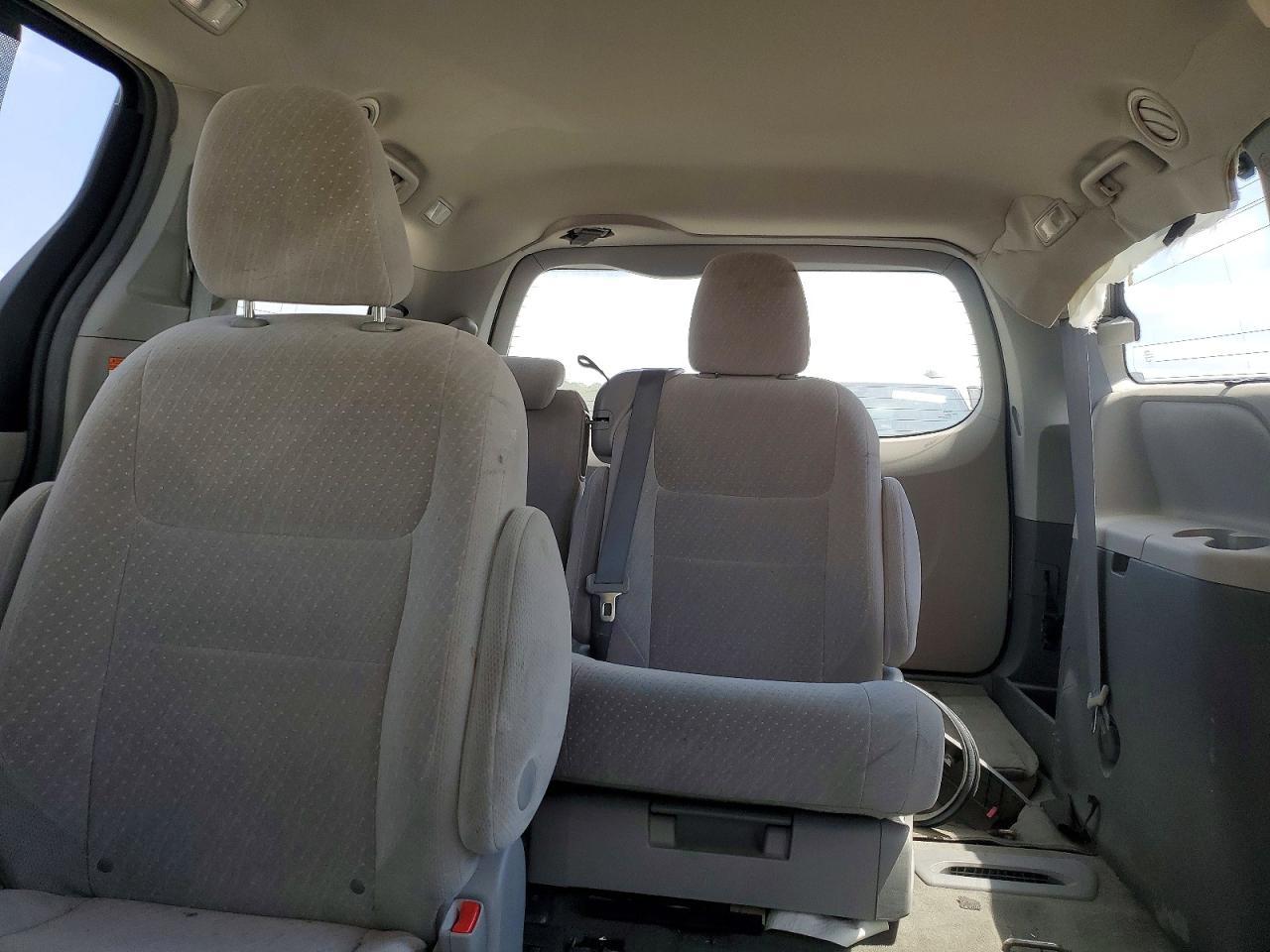 2017 TOYOTA SIENNA