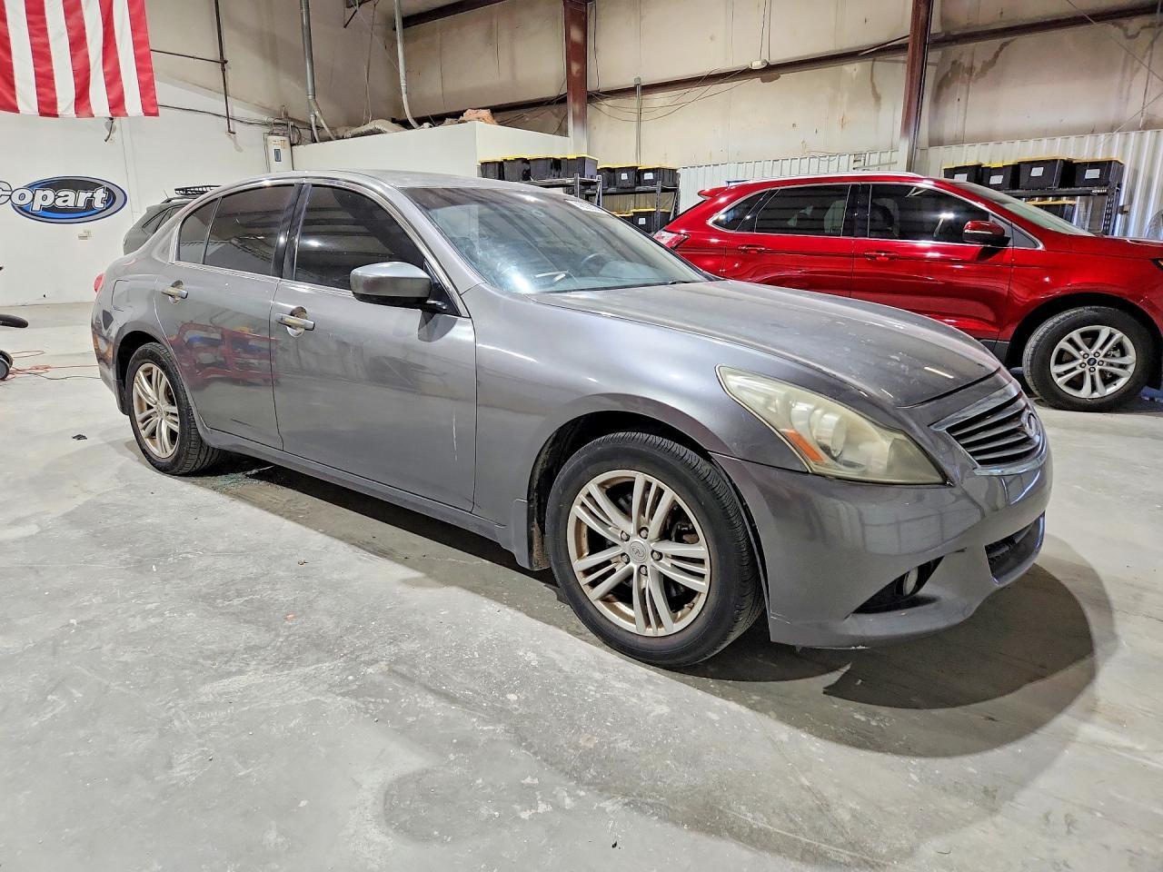2013 INFINITI G37