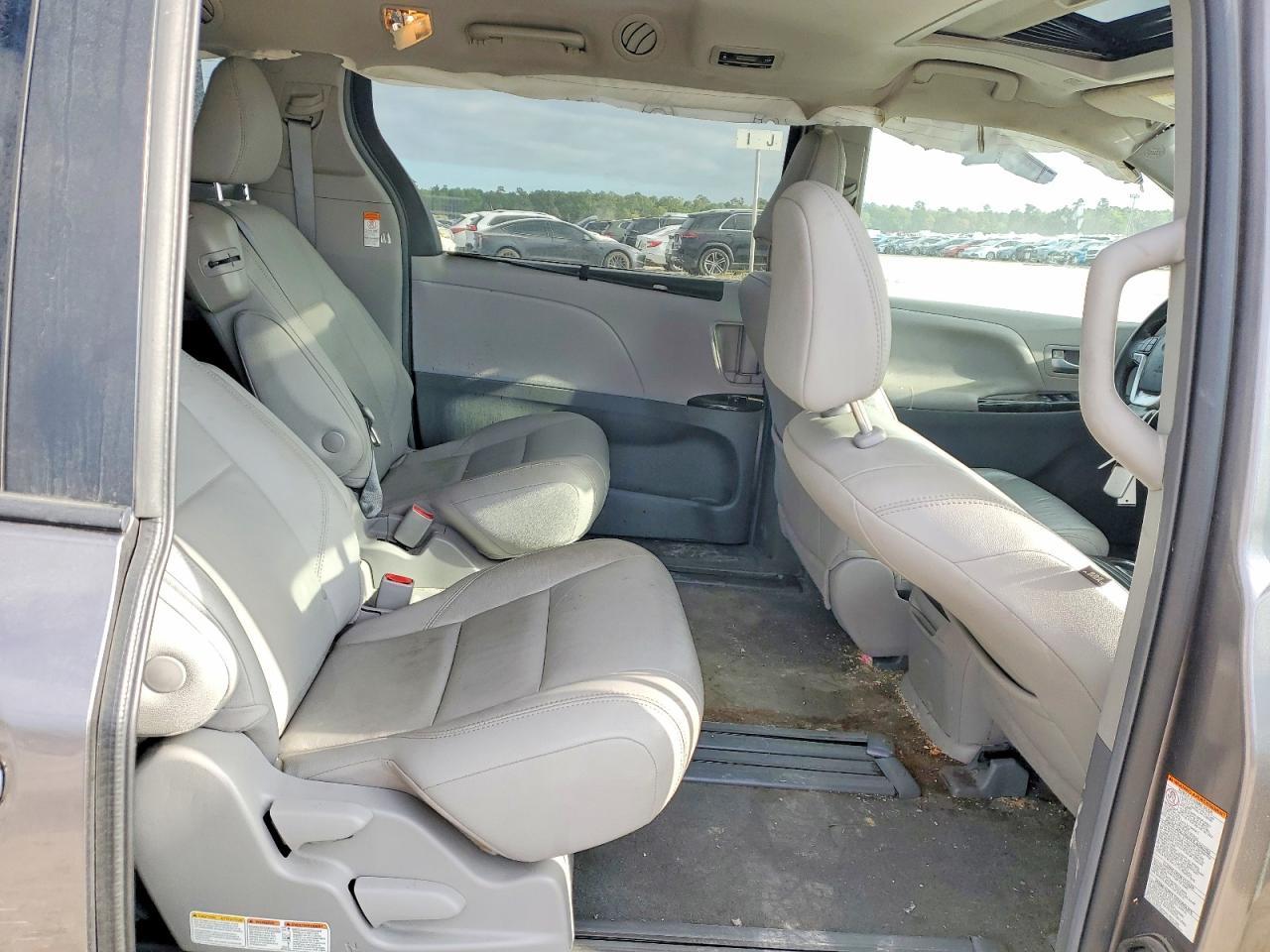 2019 TOYOTA SIENNA