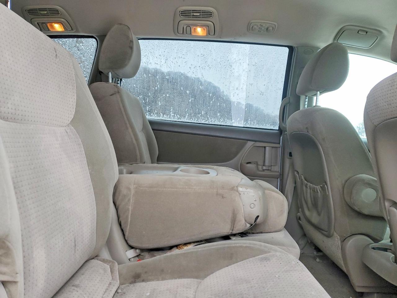 2009 TOYOTA SIENNA