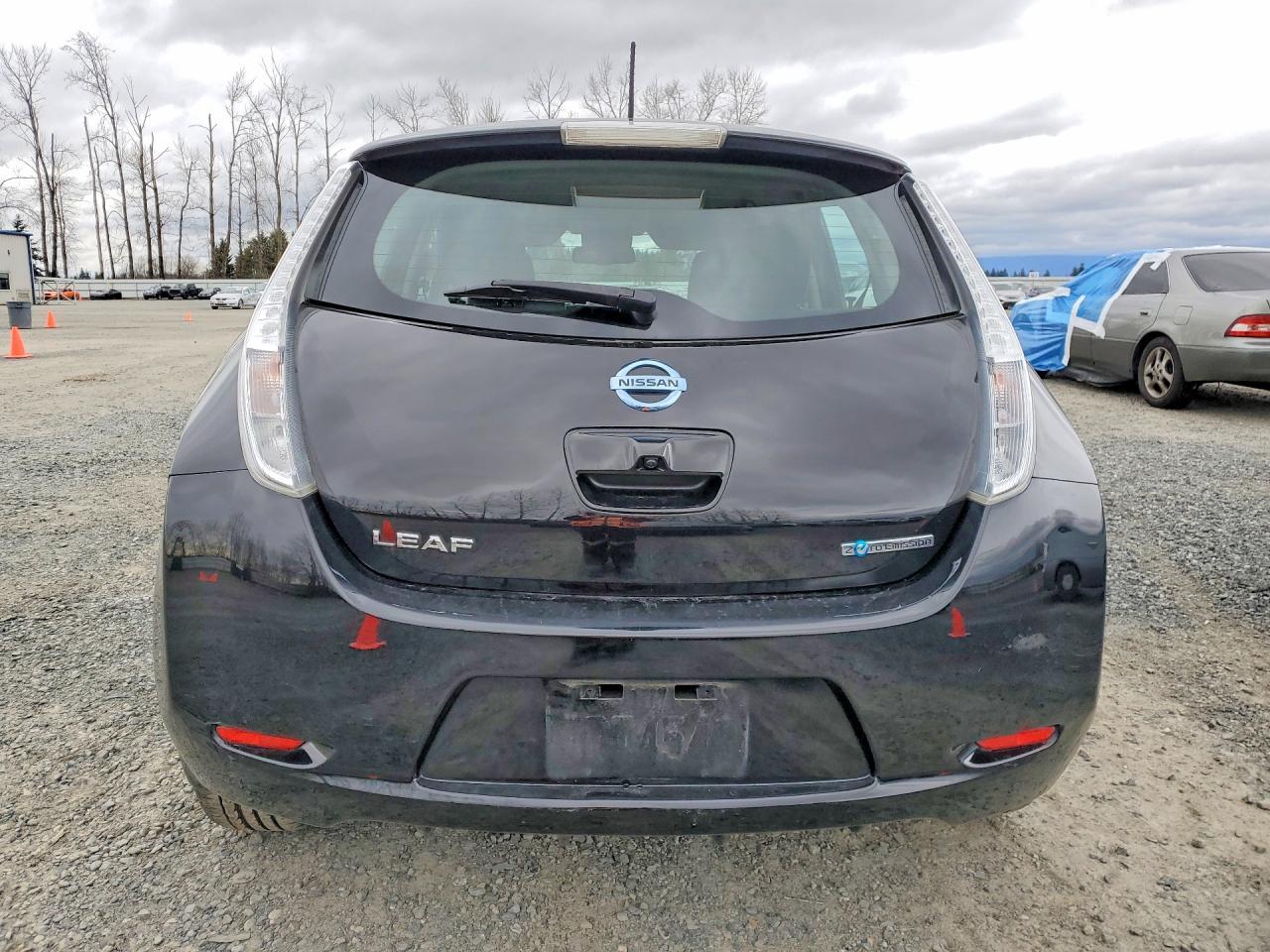 2015 NISSAN LEAF