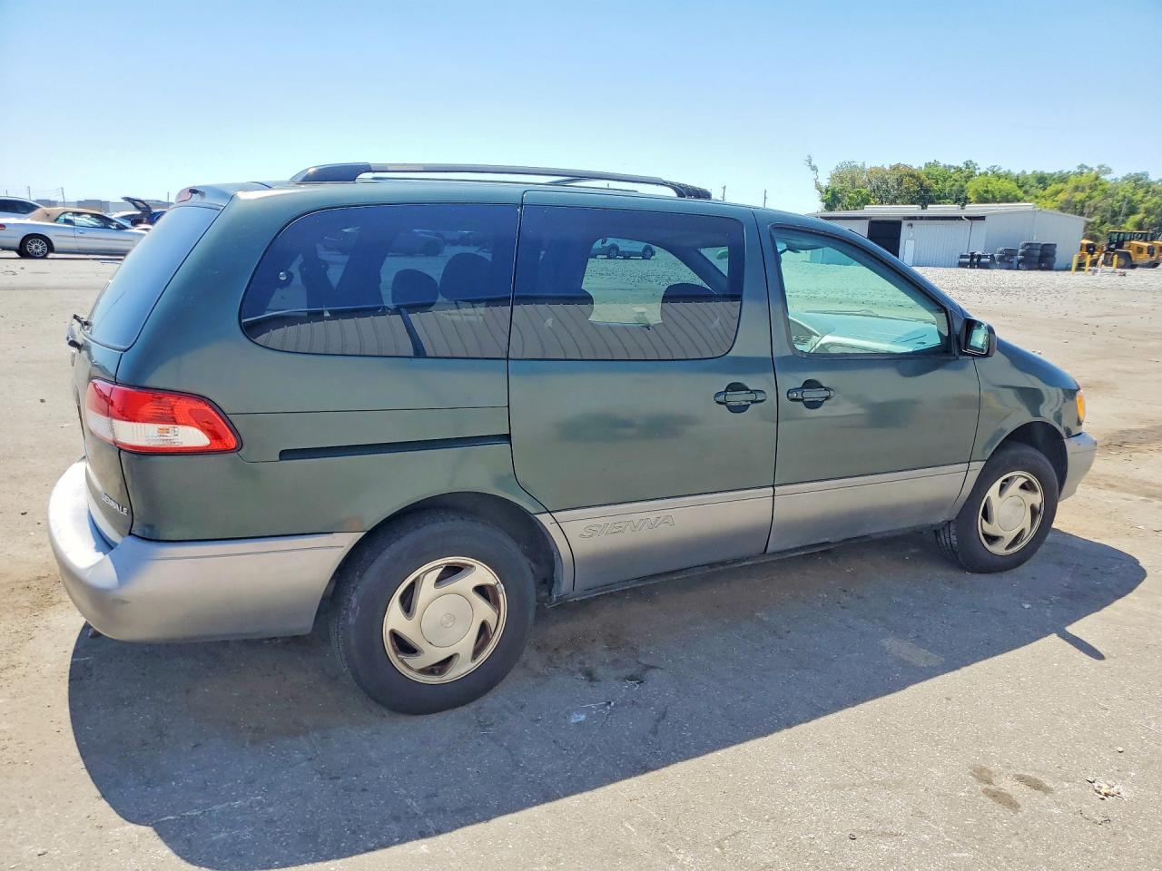 2001 TOYOTA SIENNA