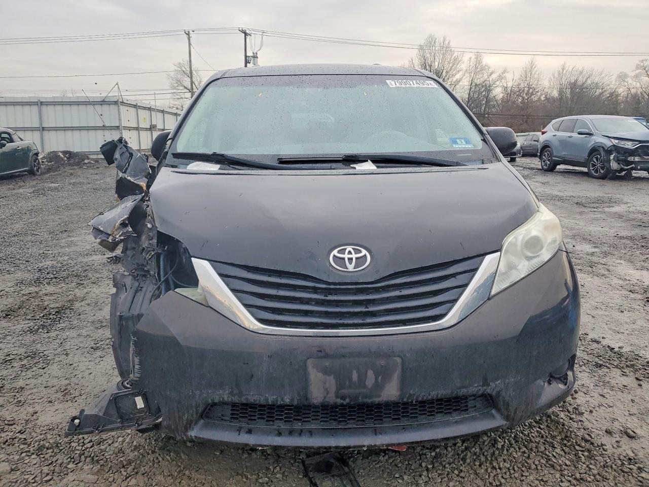 2014 TOYOTA SIENNA