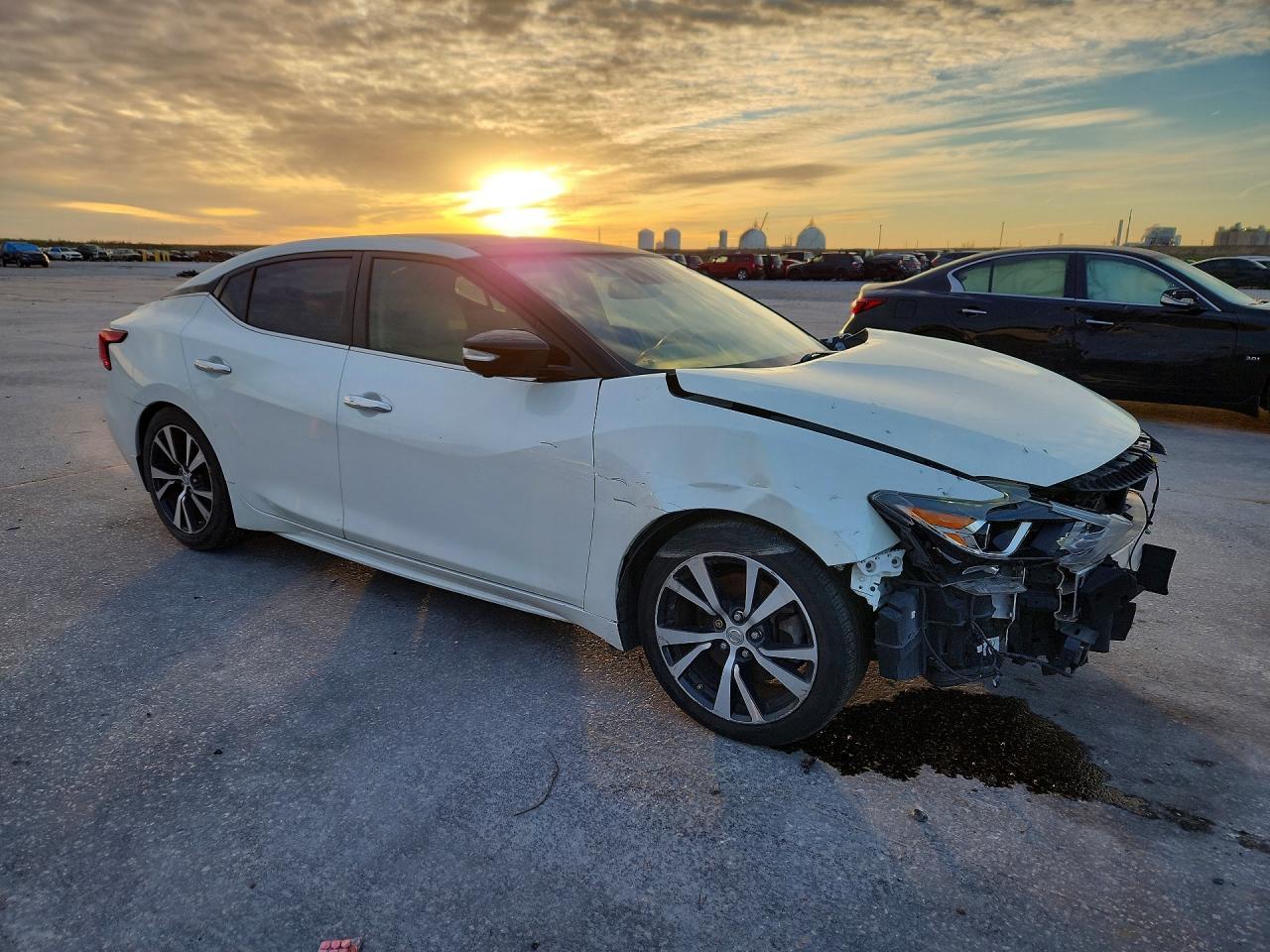 2017 NISSAN Maxima