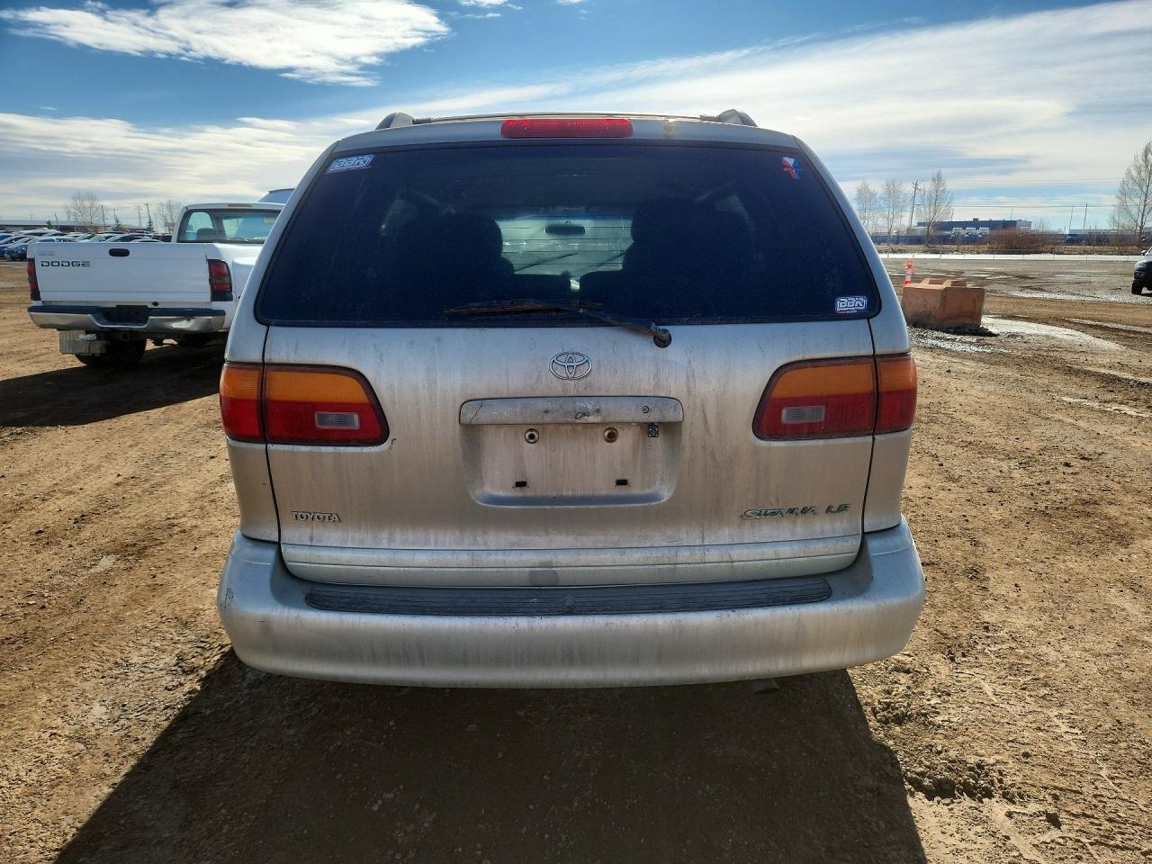 2000 TOYOTA SIENNA