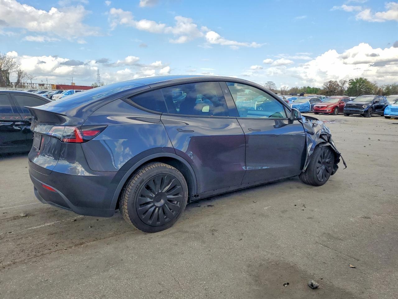 2024 TESLA MODEL Y