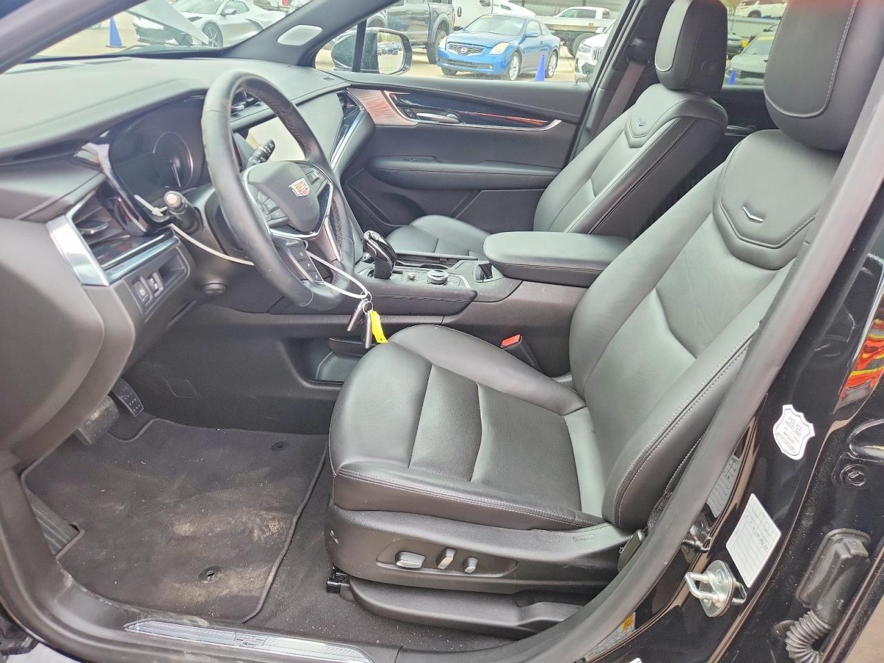 2025 CADILLAC XT5