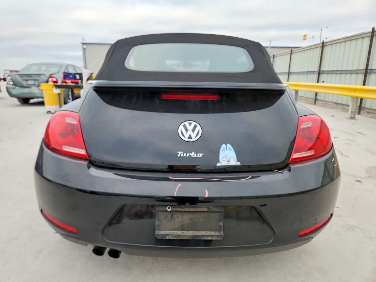 2016 VOLKSWAGEN Beetle