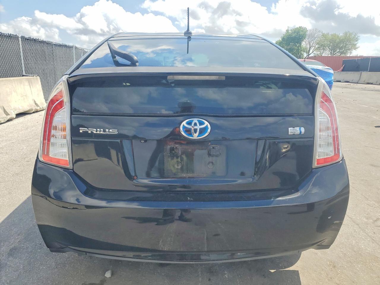 2015 TOYOTA PRIUS