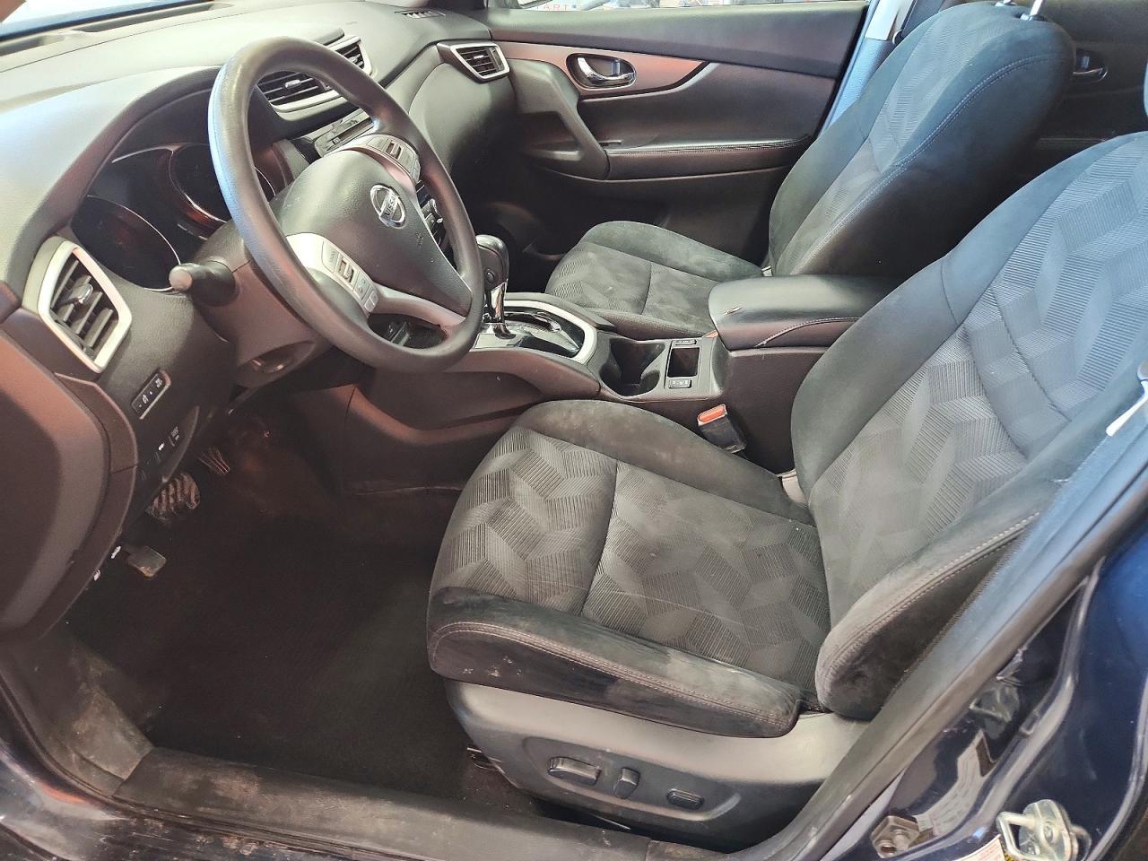 2015 NISSAN ROGUE