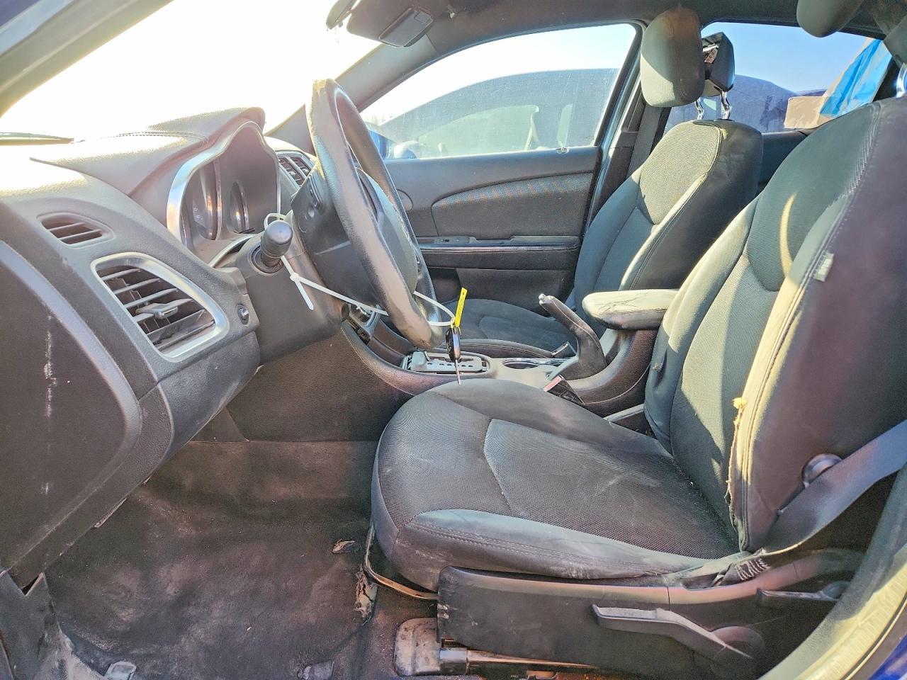 2013 DODGE Avenger