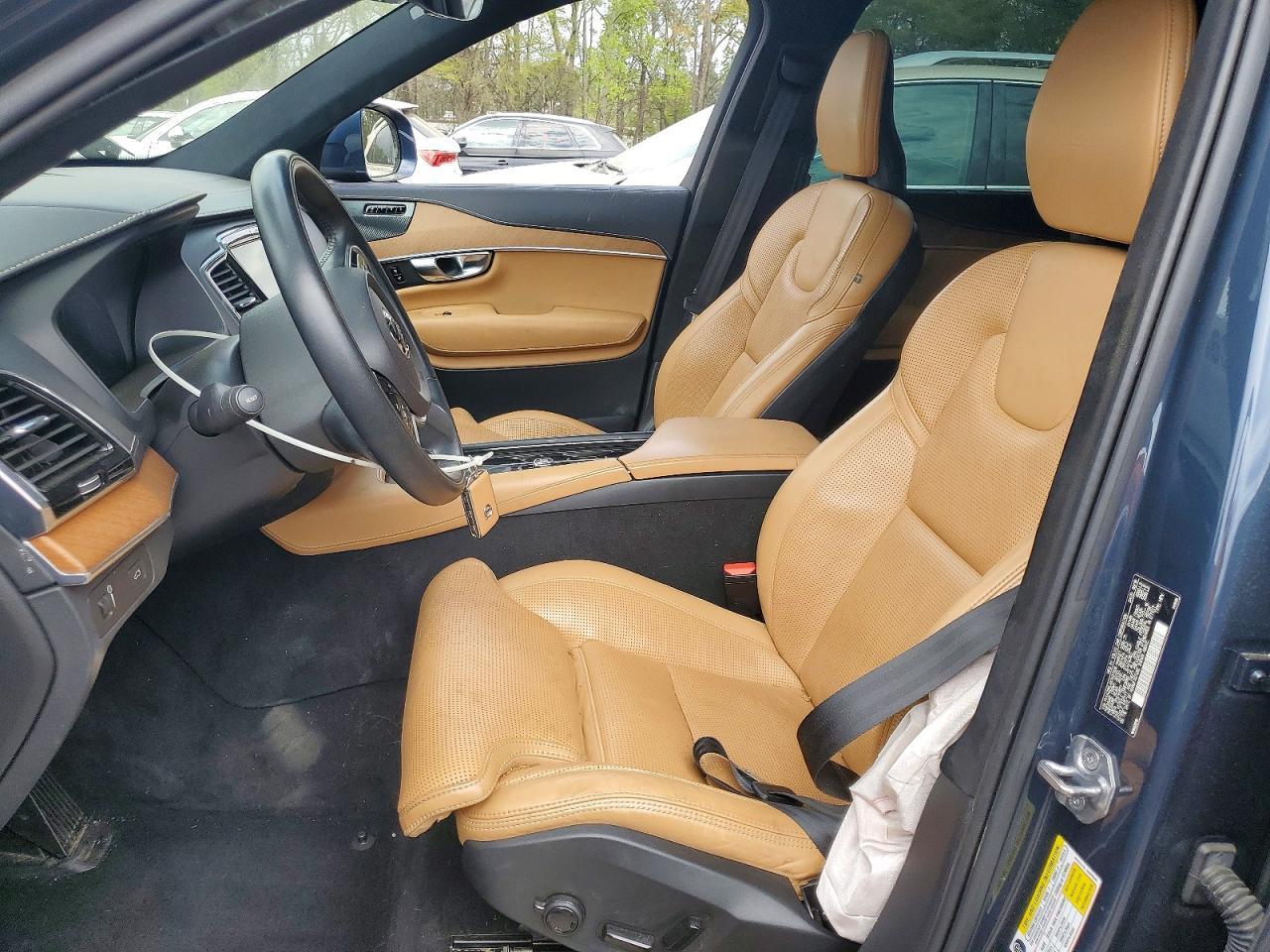 2019 VOLVO XC90