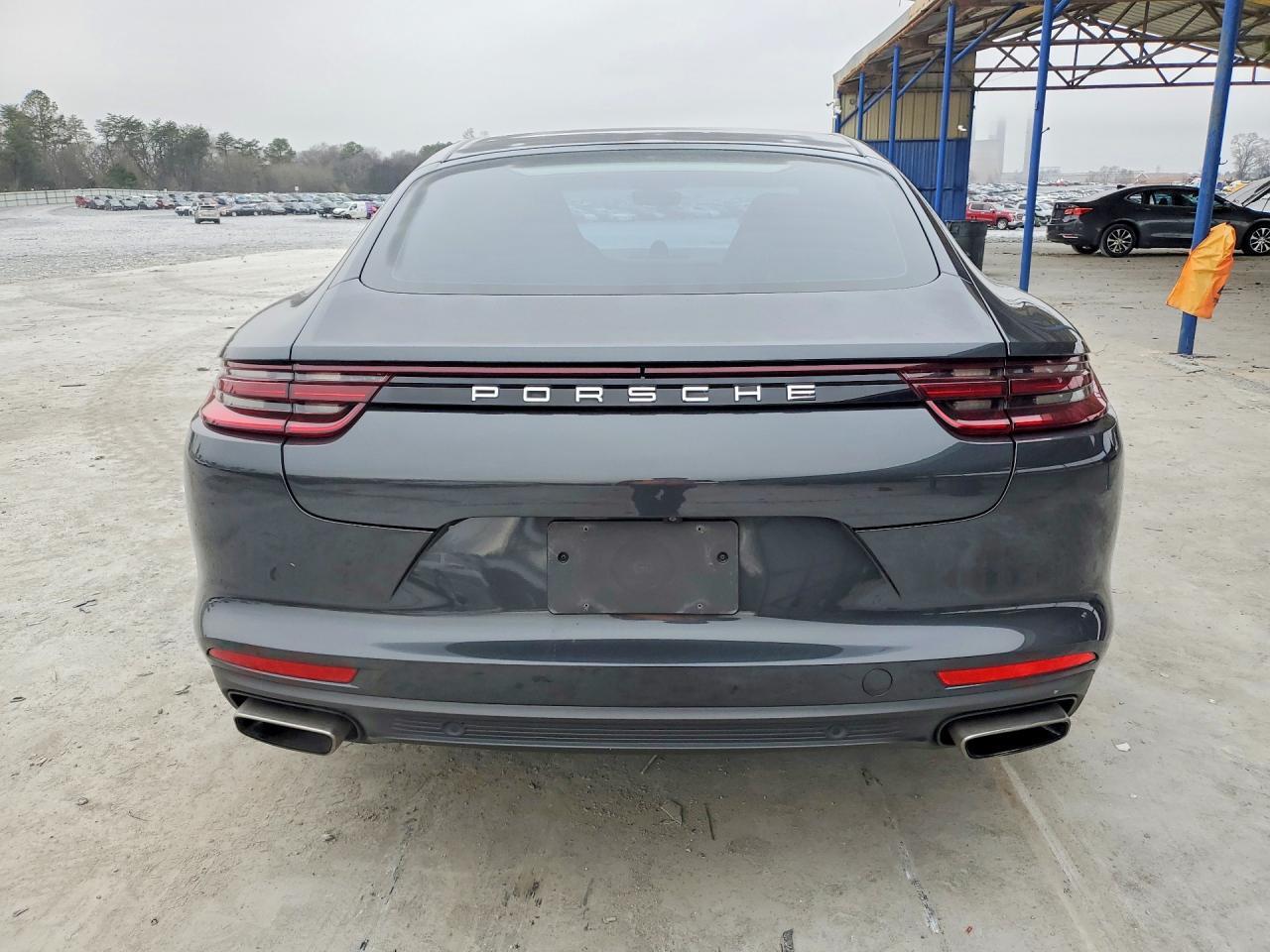 2017 PORSCHE Panamera