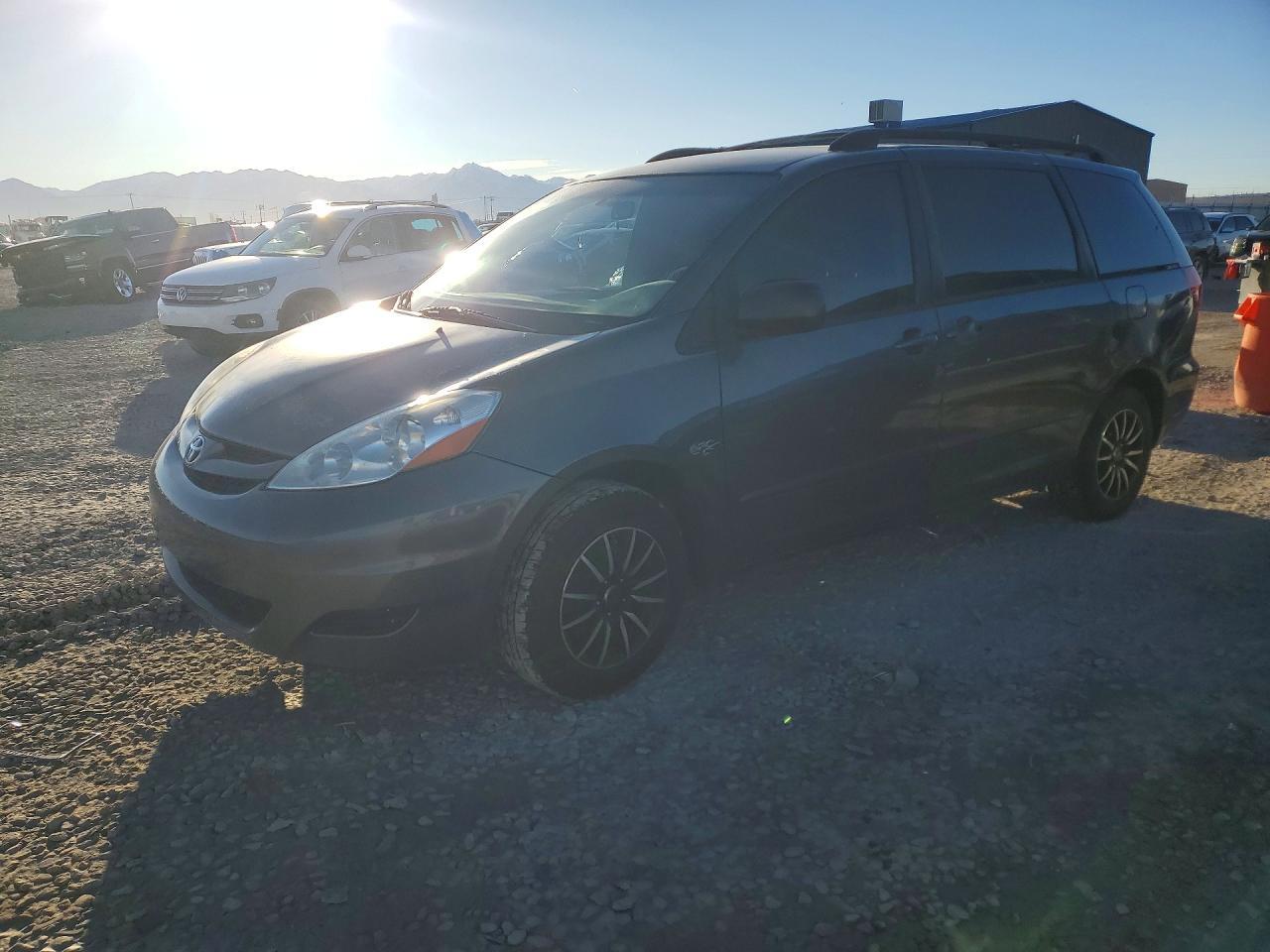 2009 TOYOTA SIENNA