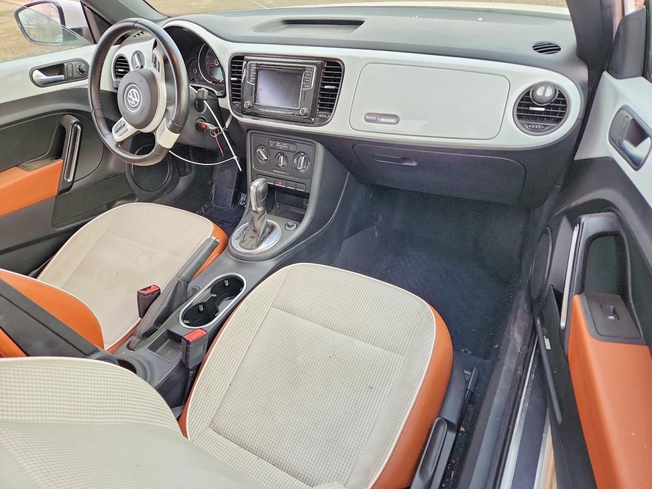 2017 VOLKSWAGEN Beetle