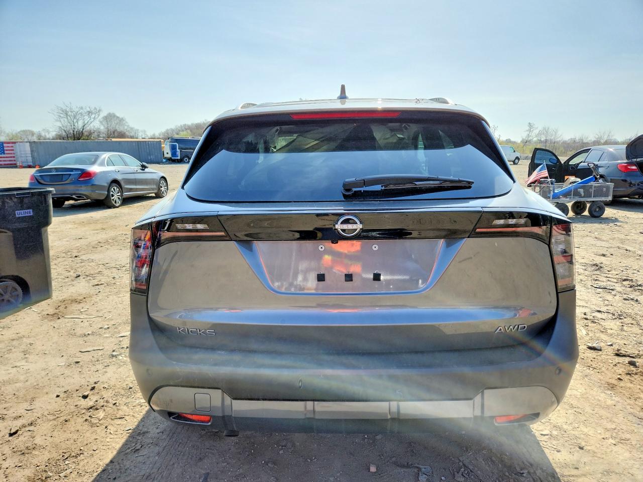 2025 NISSAN KICKS