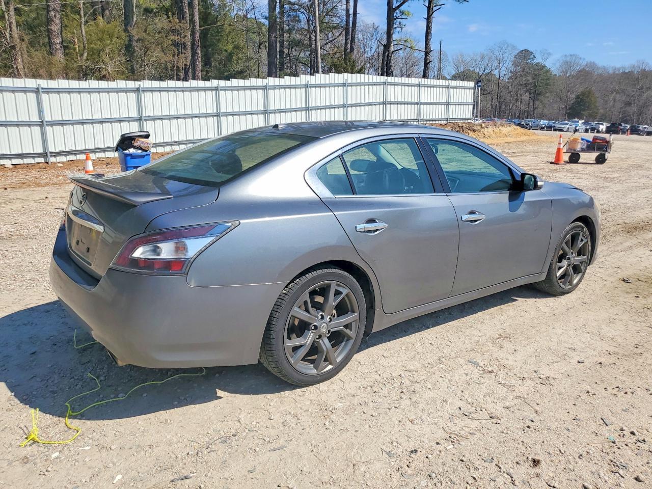2014 NISSAN Maxima
