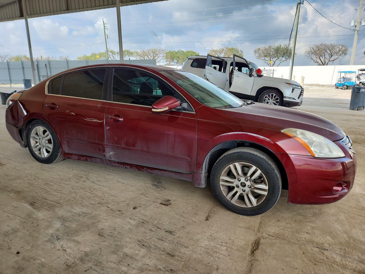 2010 NISSAN ALTIMA