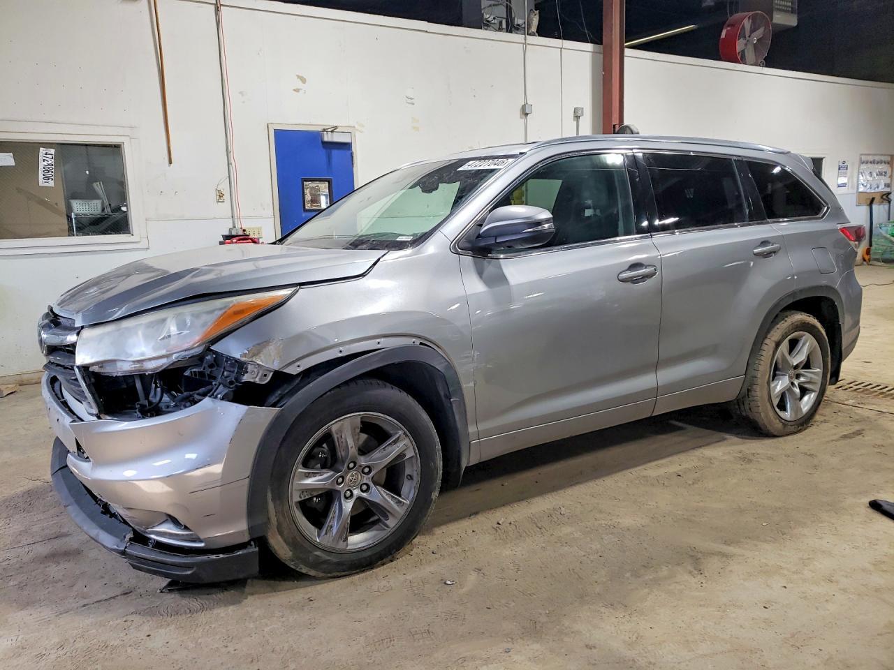 2015 TOYOTA HIGHLANDER