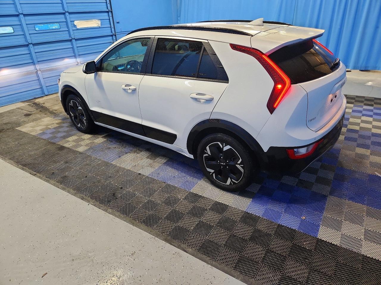 2023 KIA Niro