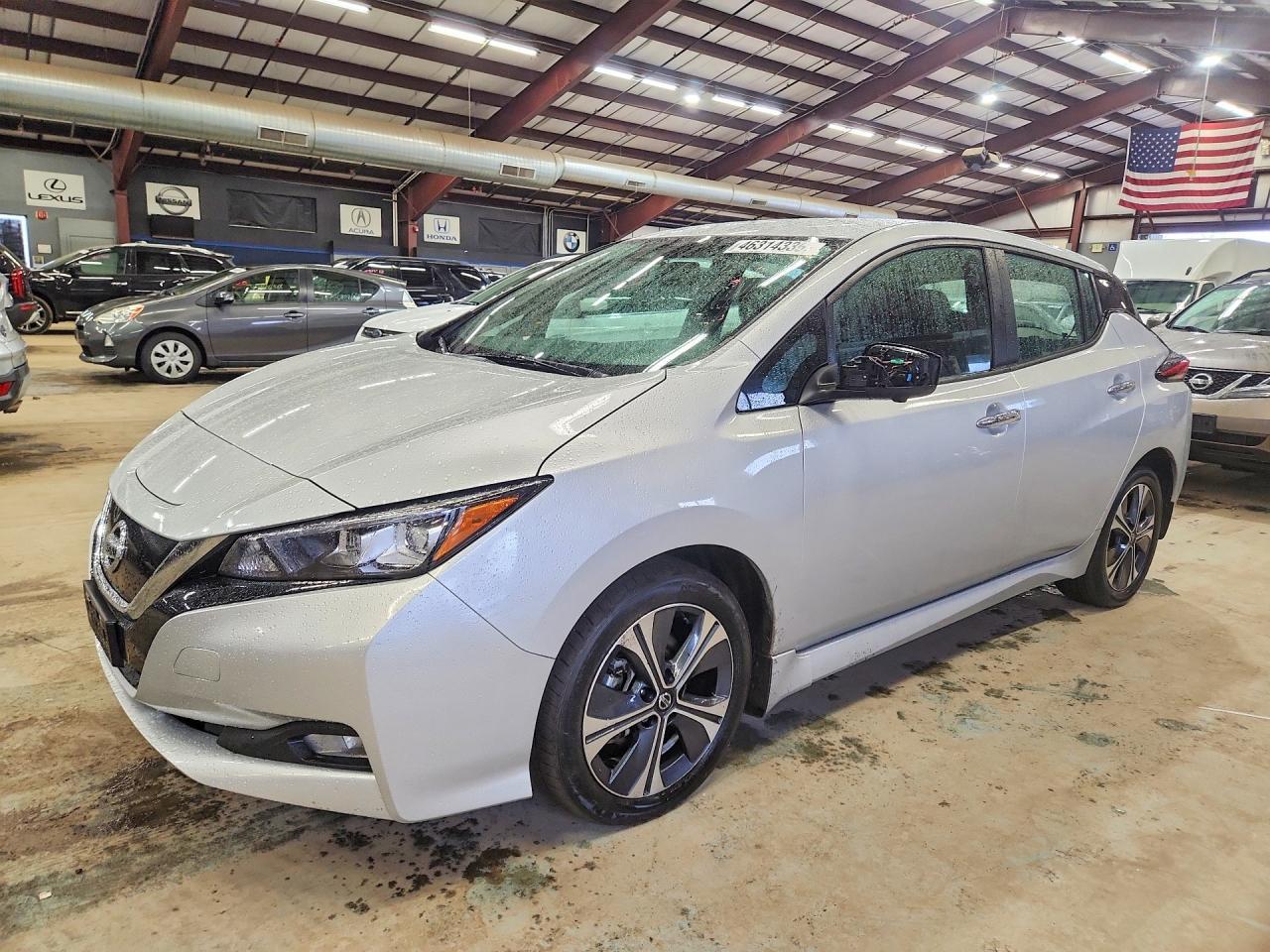 2022 NISSAN LEAF