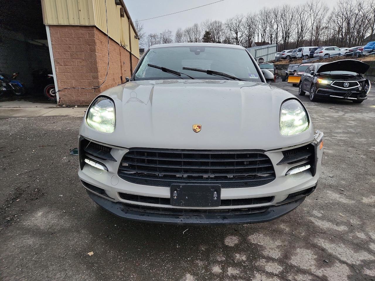 2019 PORSCHE Macan