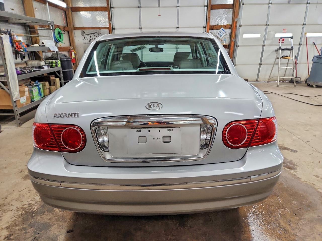 2005 KIA Amanti