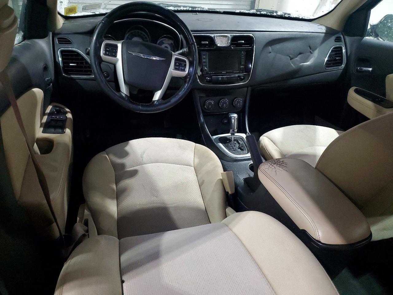 2011 CHRYSLER 200